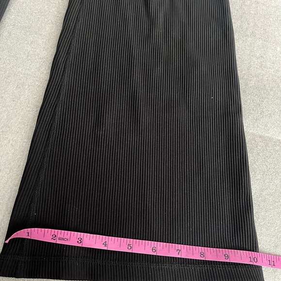 [S]Athleta Women's Black Salutation Stash Rib Flare Pants EUC Pockets - Picture 2 of 9